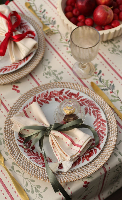 Mantel Berryline