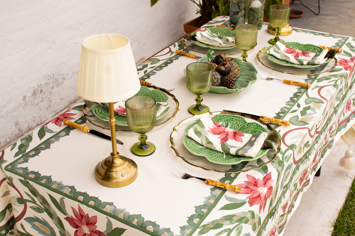 Kit Mantel Holiday Garden